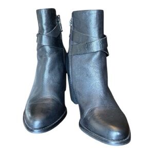 Arturo Chang Black Leather Ankle Boot 2 1/2” Block Heel. Like New!